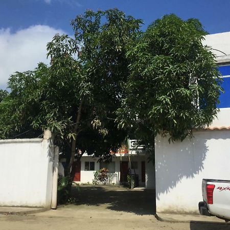Hostal Sarai Pedernales Exterior photo